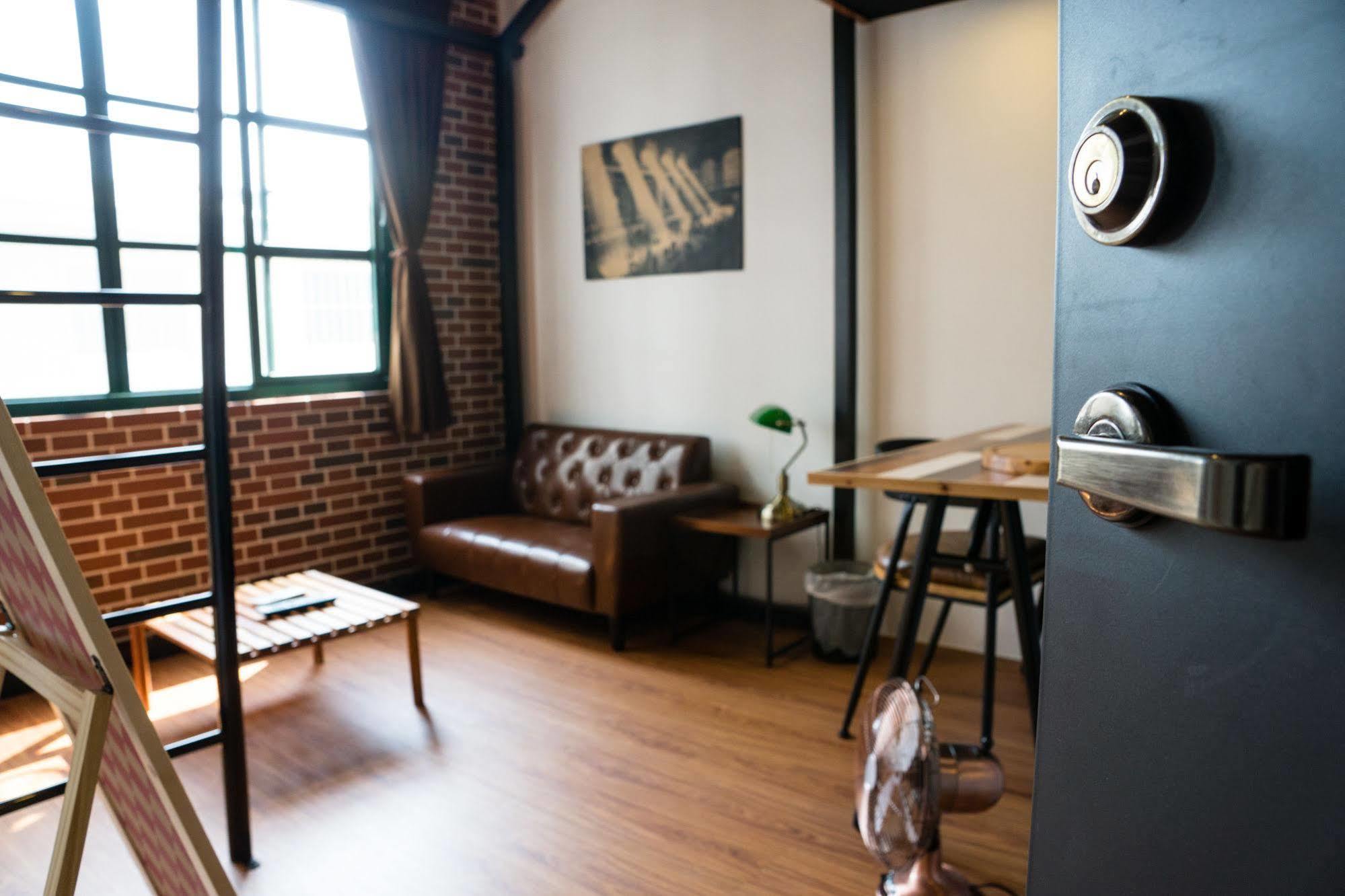 Loft Wo Design Inn Tainan Exterior photo